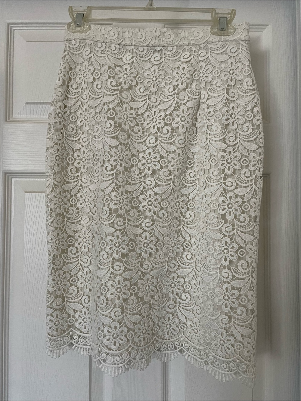 NWT Uniqlo Cream Floral Lace Pencil Skirt